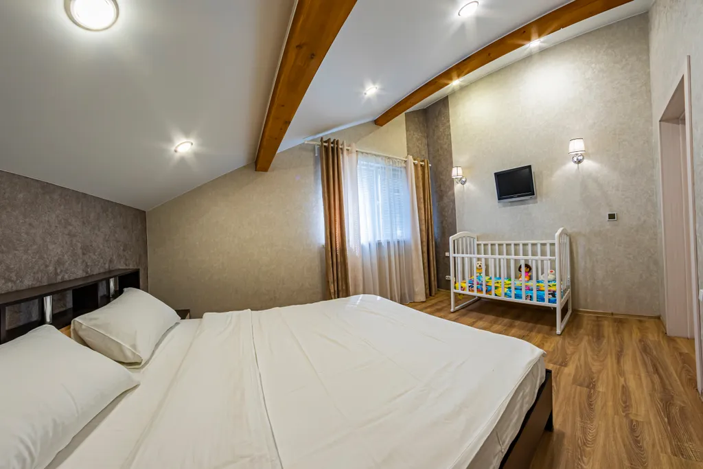 Дом у озера с сауной и банным чаном