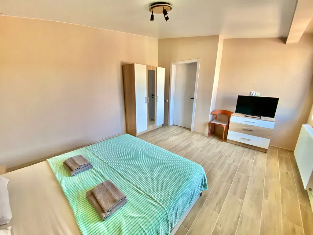 Эллинг у реки