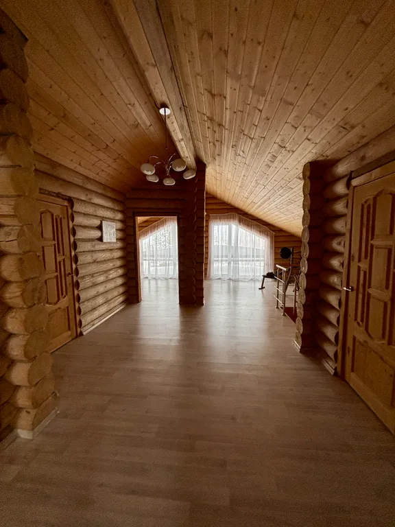 Уютный двухэтажный загородный дом с видом на Свиягу