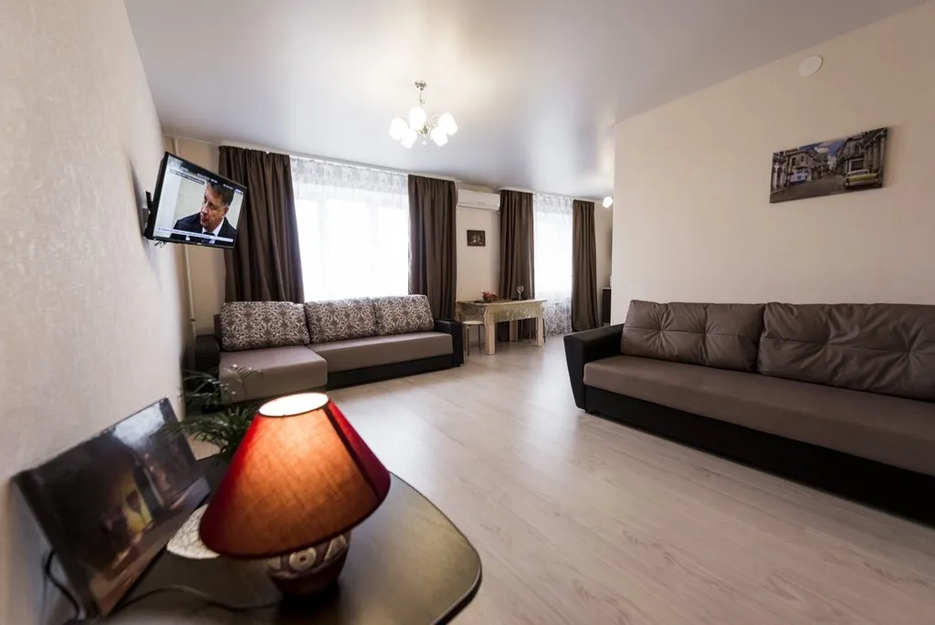 2-комнатня квартира (рядом Суворовское училище и Хилтон) — аренда посуточно в Оренбург