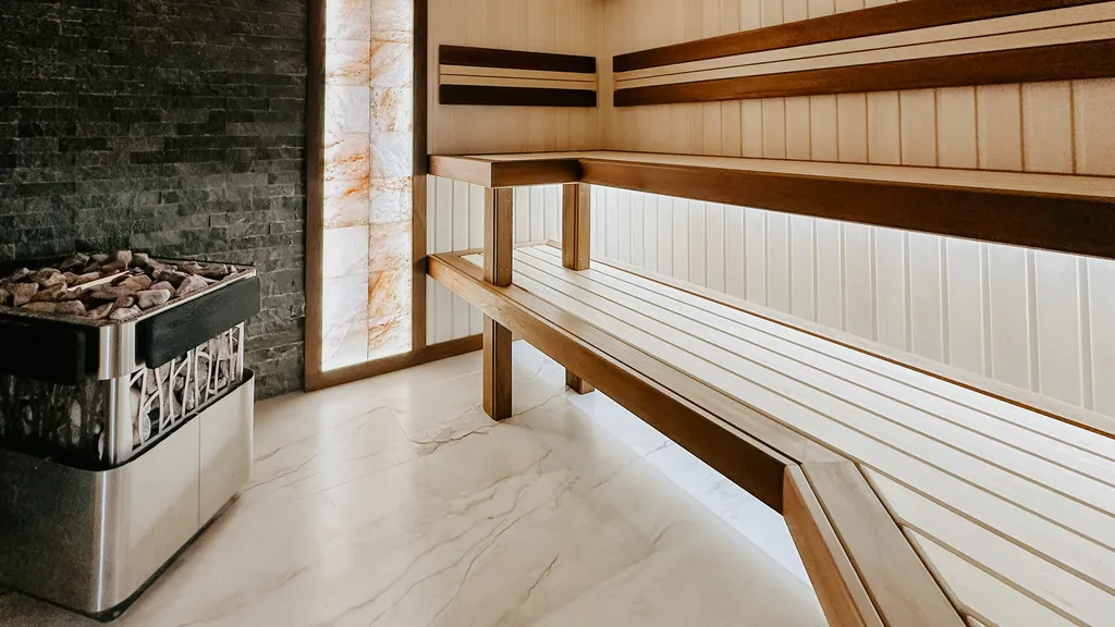 Новый дом с подогреваемым бассейном и сауной