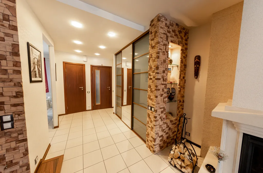 Семейный таунхаус с камином и сауной