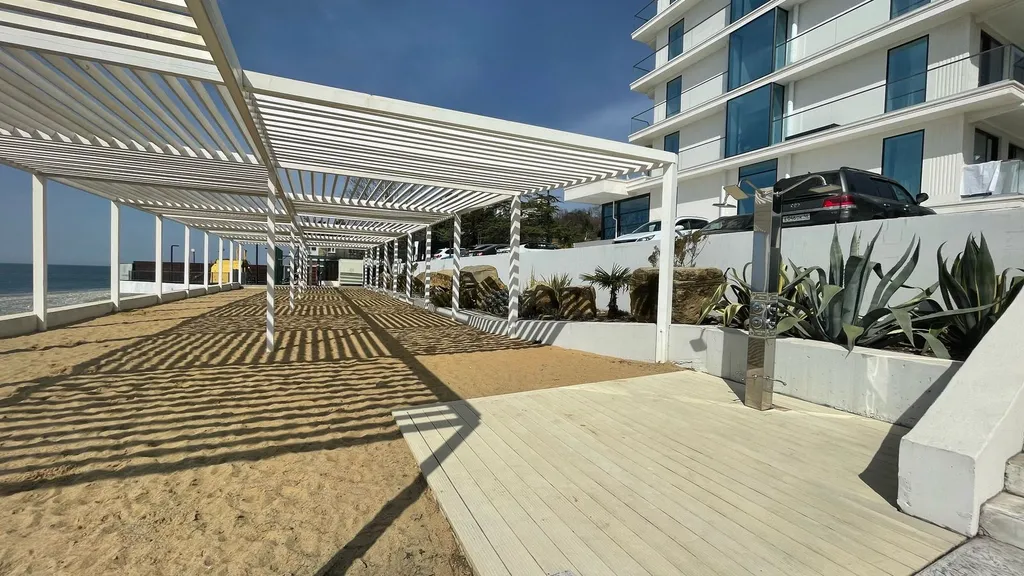 Апартаменты Люкс, Лучезарный на первой береговой линии