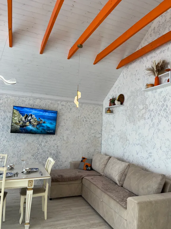 Уютный дом с бассейном