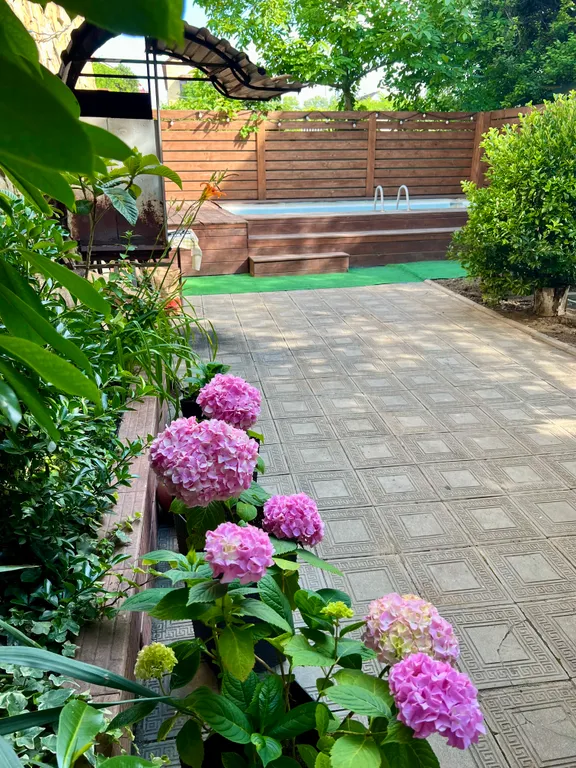 Квартира Дизайнерская двухкомнатная квартира с бассейном в центе Анапы — Анапа