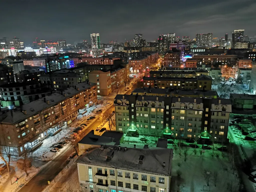 Квартира в люкс доме с парковкой в 10 минутах пешком от площади Ленина