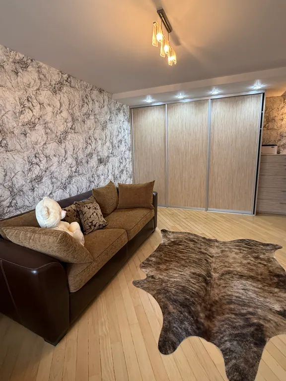 Шикарная просторная квартира с дизайнерским ремонтом