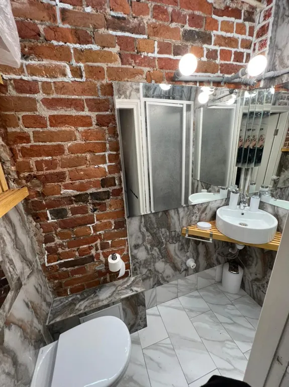 Стильный лофт в историческом центре свежий ремонт