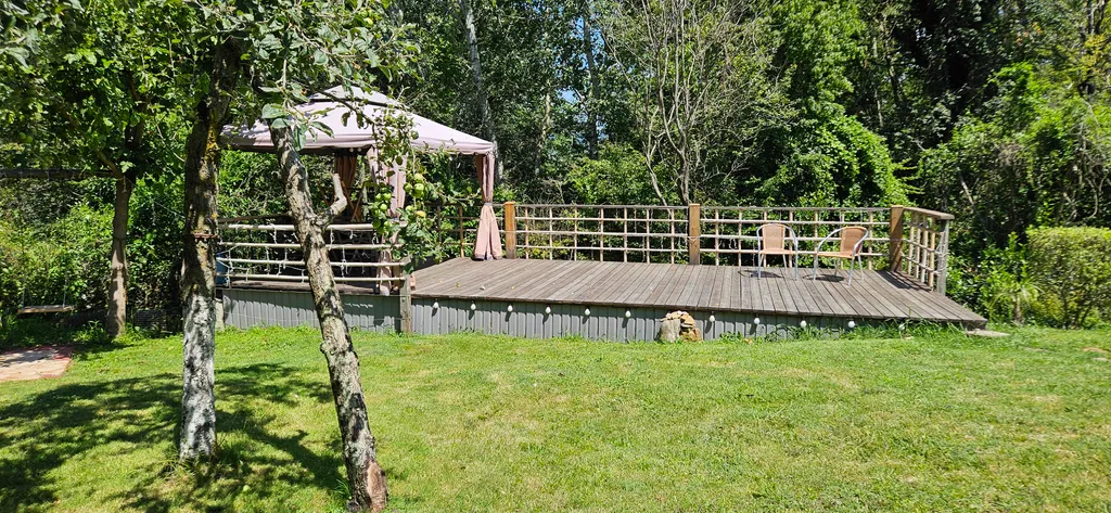 Номер рядом с лесом