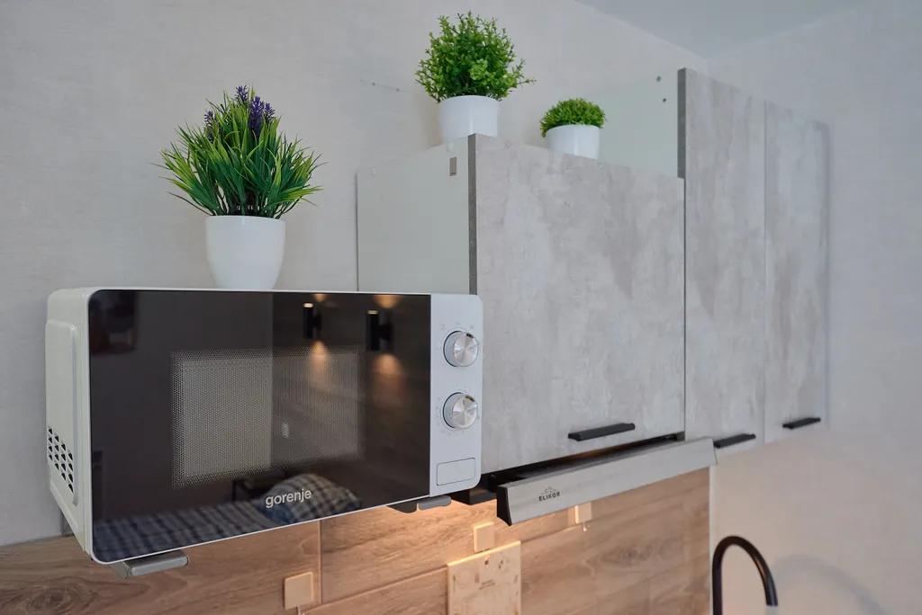 Студия поблизости госпиталь им. Савиных. ТЦ "Лето" 700м.