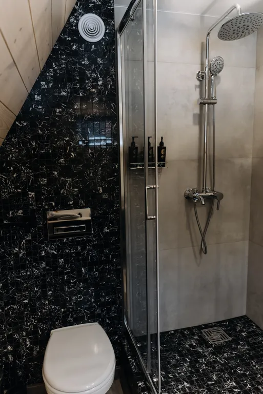 Уютный домик зеленый A-Frame с террасой