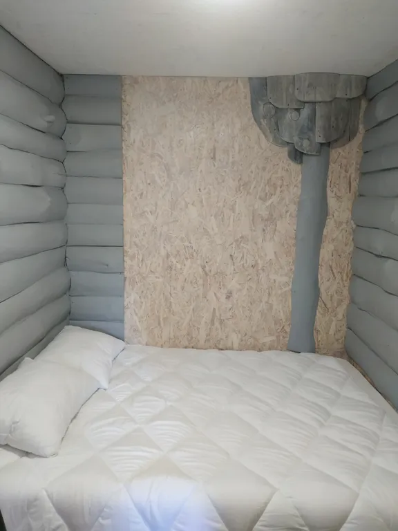 Уютный дом в лесу