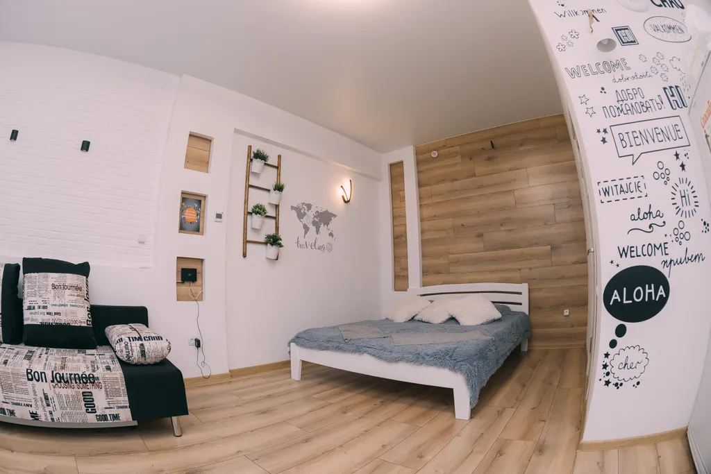 Уютная квартира в самом центре города, напротив института НПИ