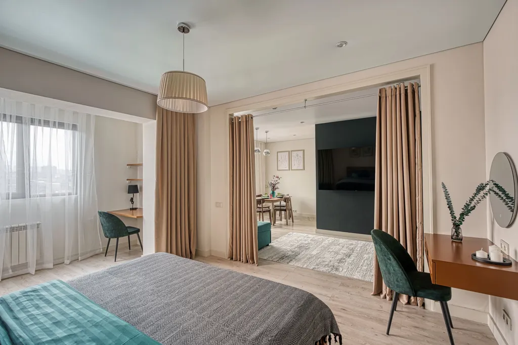 Современный апартамент в центре с видом на город и горы у метро