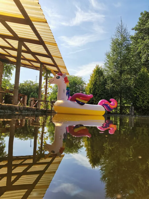 Уютный домик с баней, камином и террасой возле пруда