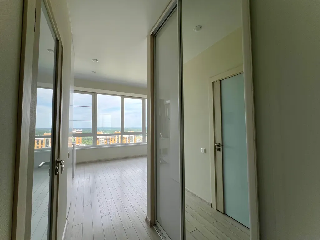 студия с панорамным видом