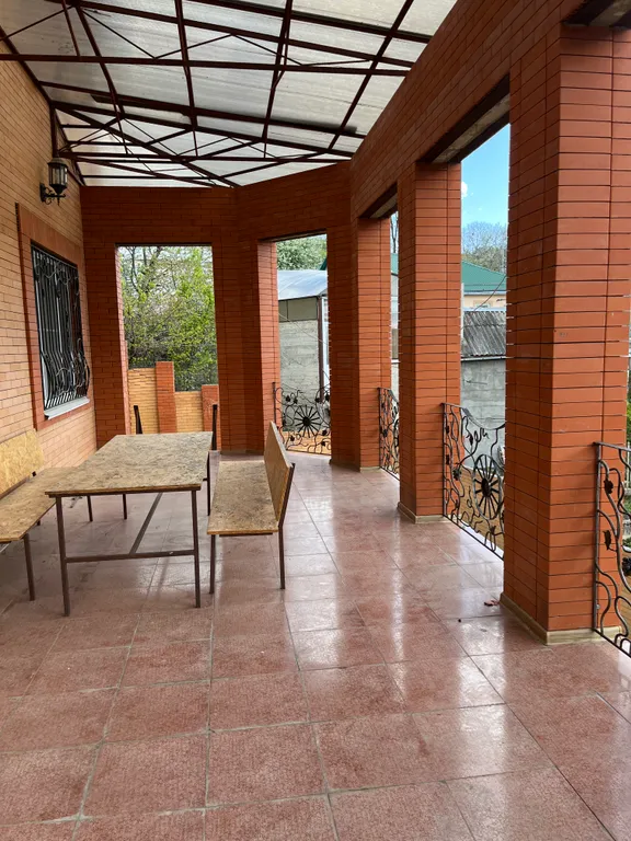 Уютный двухэтажный дом в самом центре города-курорта