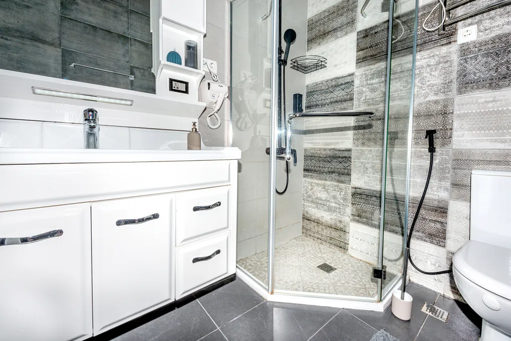 Ocean Breeze Retreat - Sea View Aesthetics