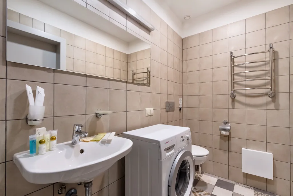 Просторный апартамент с кухней в центре города