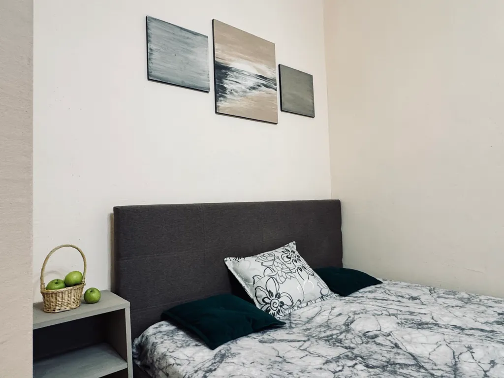 Уютная квартира на берегу реки Невы в центральном районе г. Кировска