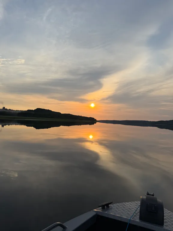 Домик в лесу с озером