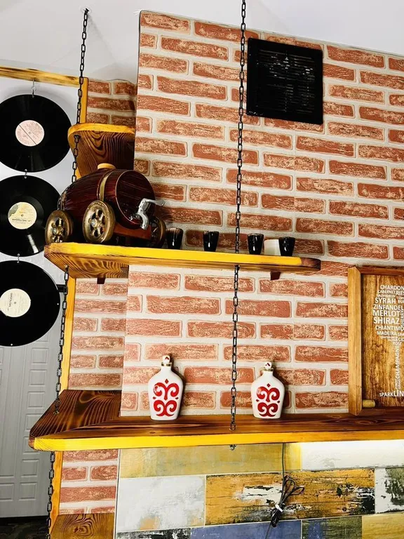 Студия с дизайнерским ремонтом