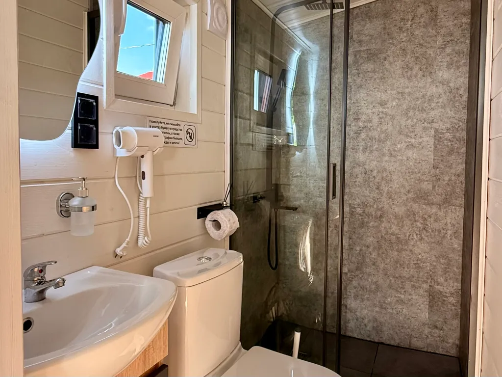 Barn with pool (дом на берегу рыбинского водохранилища)