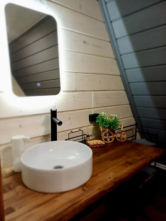 Треугольный дом шале