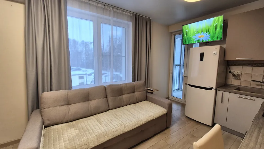 Хорошая квартира с балконом у парка и метро физтех