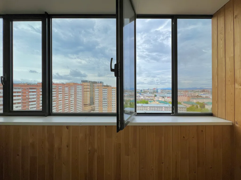 Студия в центре с видом на город, не берем оплату за финальную уборку