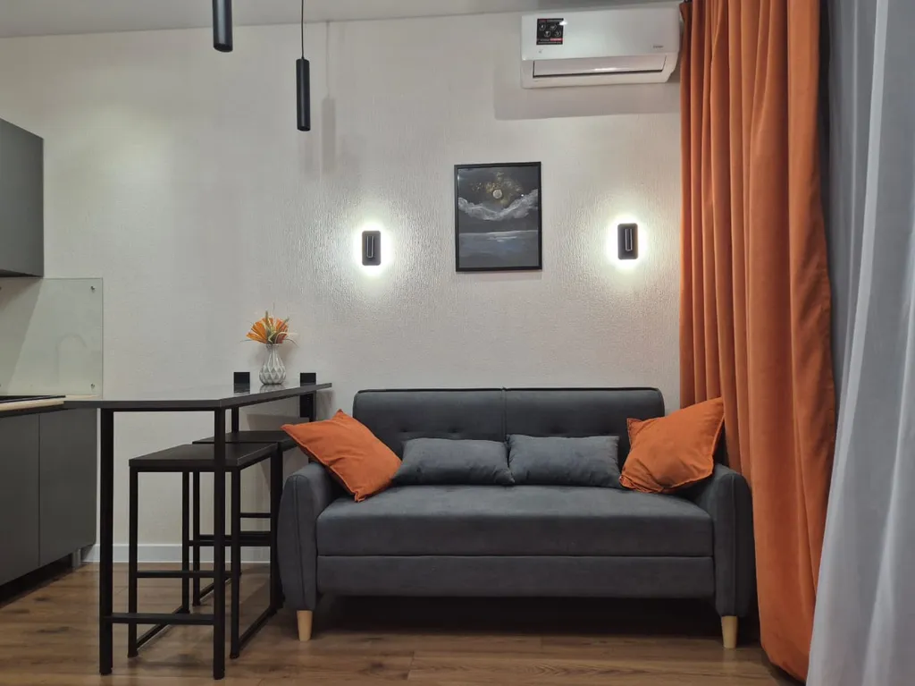 Квартира Квартира Студия увеличенной площади с удобным диваном-кроватью и кухней — Москва