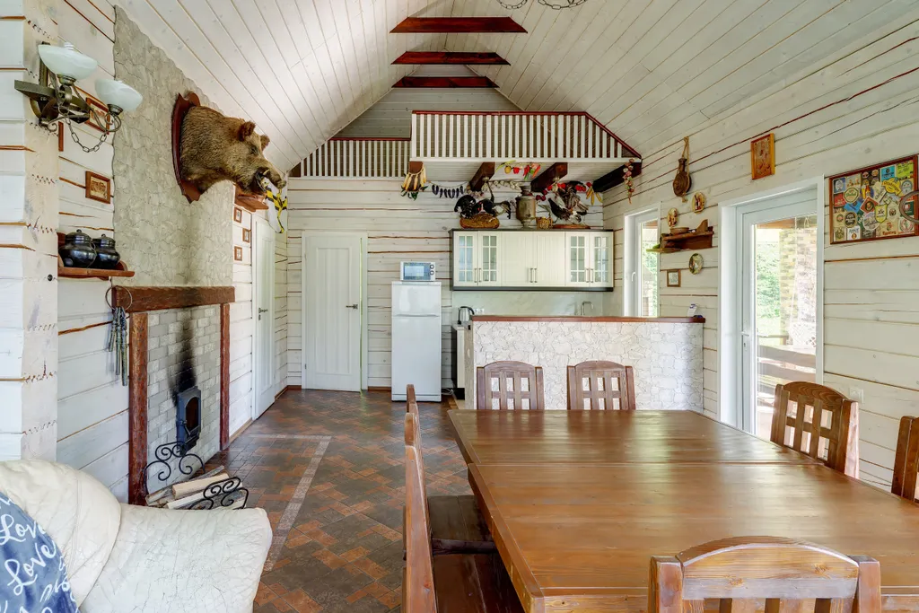 Дом с баней на лесной опушке