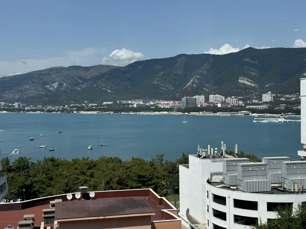 Первая береговая с видом на море и террасой – Толстый мыс