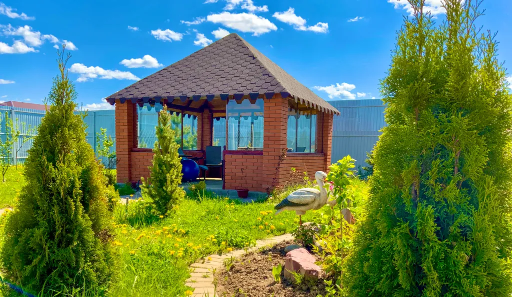 Уютный дом с большой территорией