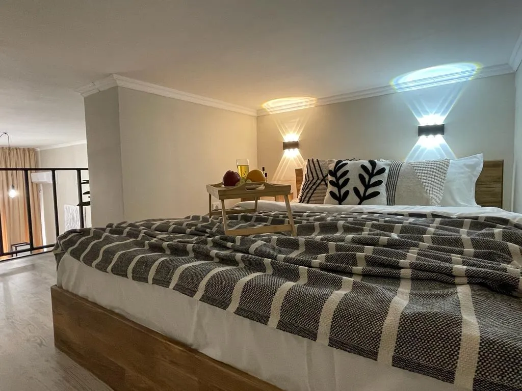 Квартира Студия в стиле Loft в двух уровнях в центре города — Алматы