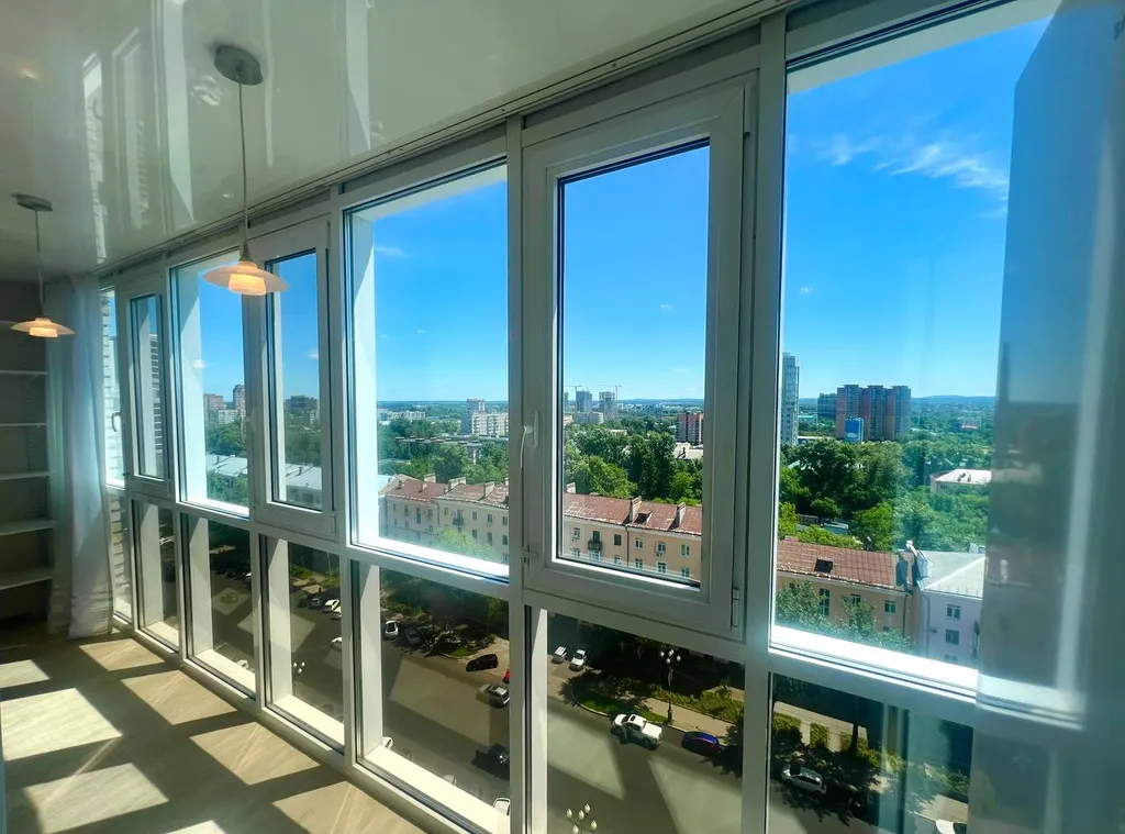 Красотка Мята в центре для гостей города и командированных работников