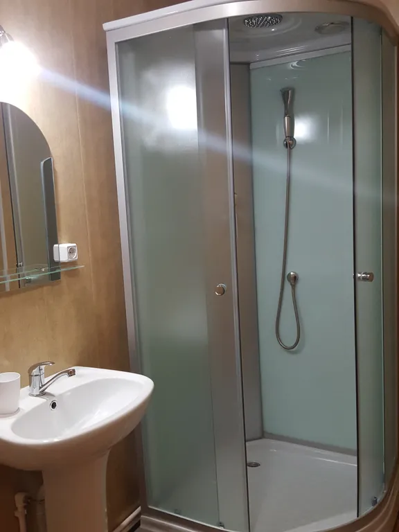 Квартира Квартира Двухместный улучшенный двухкомнатный с двухспальной кроватью. — Кучугуры