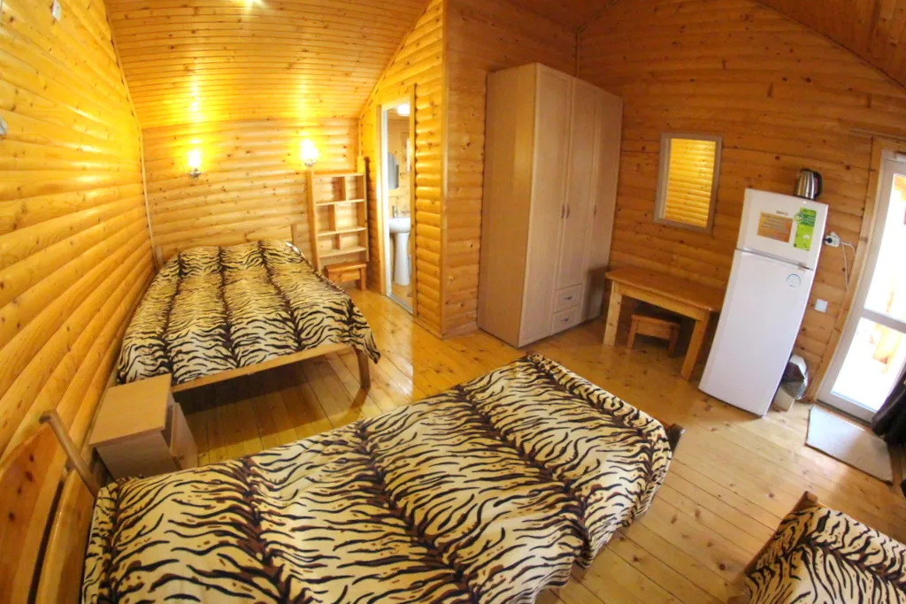 Квартира Квартира Номер "Улучшенный" с двуспальной и двумя односпальнымии кроватями — Судак