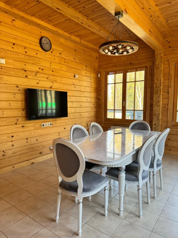 Дом на берегу водохранилища