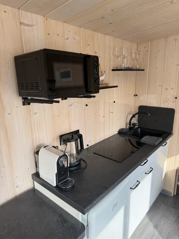 Глемпинг у реки