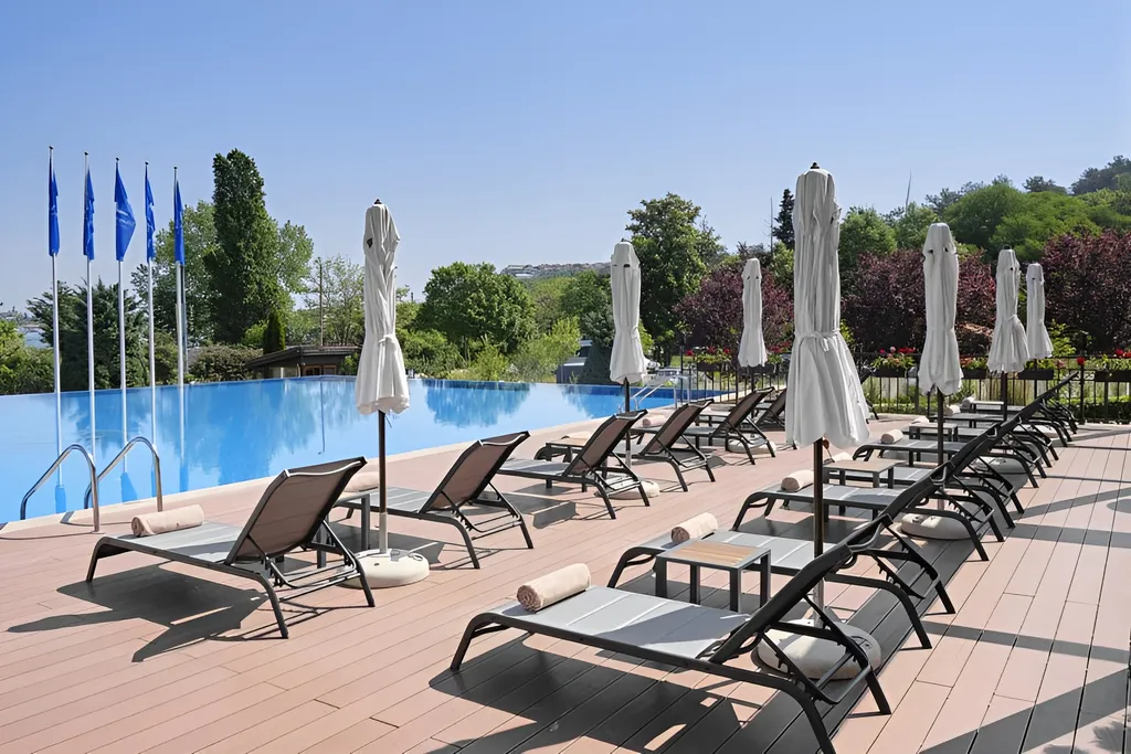 Трехкомнатный люкс в соснах у моря в Санта Марина