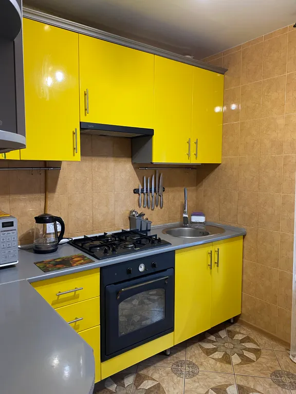 Трёхкомнатная квартира с видом на горы и с индивидуальным двориком