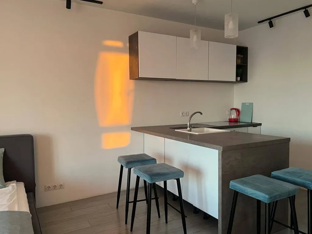 Студия на 15 этаже с современным ремонтом и потрясающим видом на город