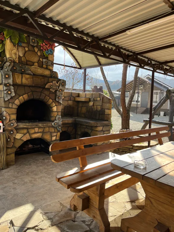 Номер у реки Дах с видом на горы