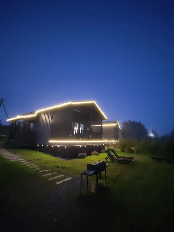 Коттедж Уютный дом с бассейном — Приморск