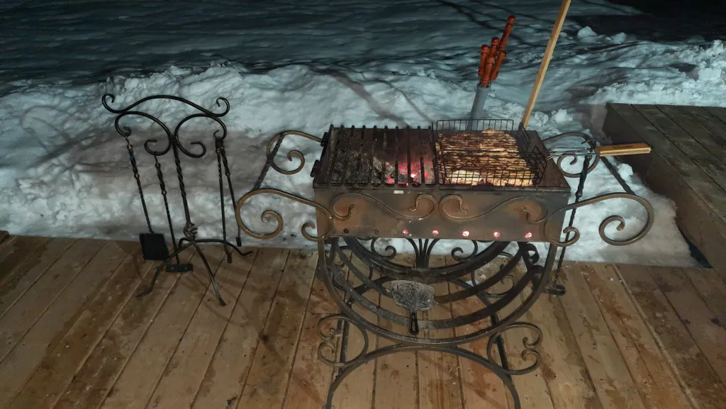 Уютный дом с сауной и чаном на берегу реки