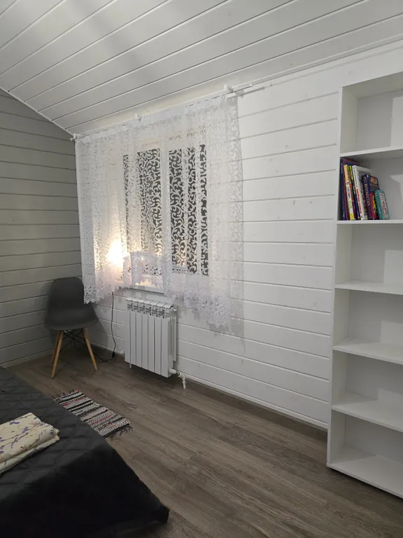 Дом коттедж в городе (в черте)