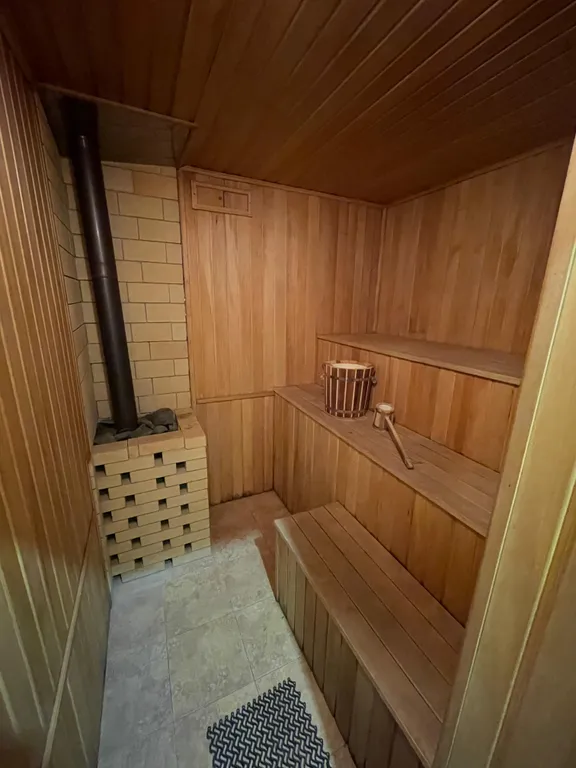 Частный дом на берегу моря с бассейном и сауной