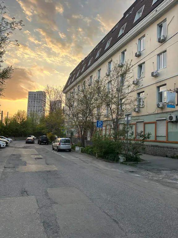 Студия в центре города с видом на море и Золотой мост
