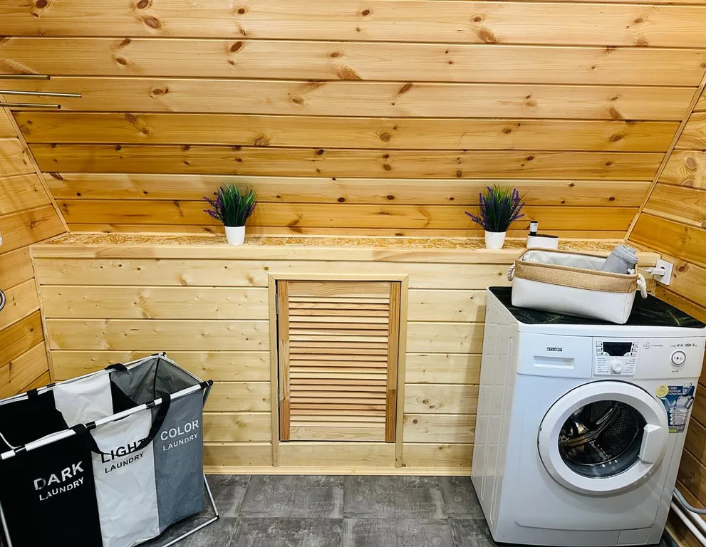 А-фрейм на берегу озера